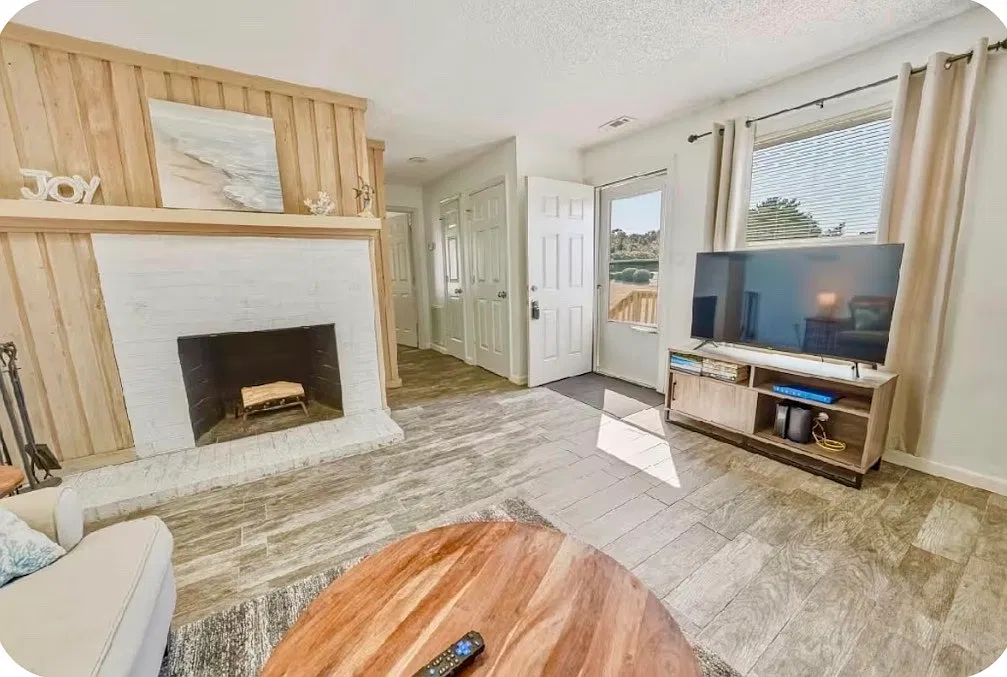 2 bed, 977 sqft, $2,500 — Photo 2