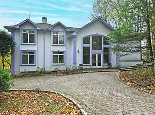 27 Sky Meadow Rd, Suffern, NY 10901