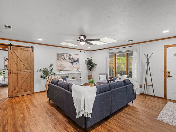 4th image of 4550 Placer Rd