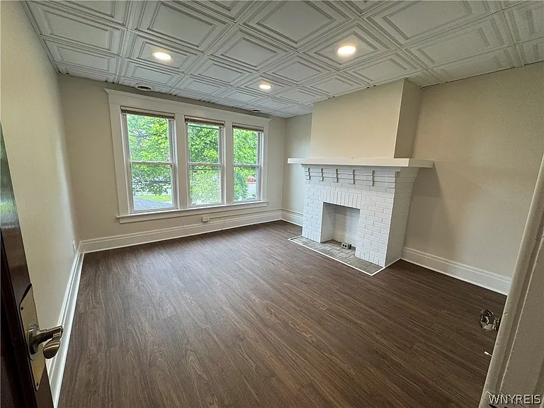 2 Agassiz Cir #B — Photo 12