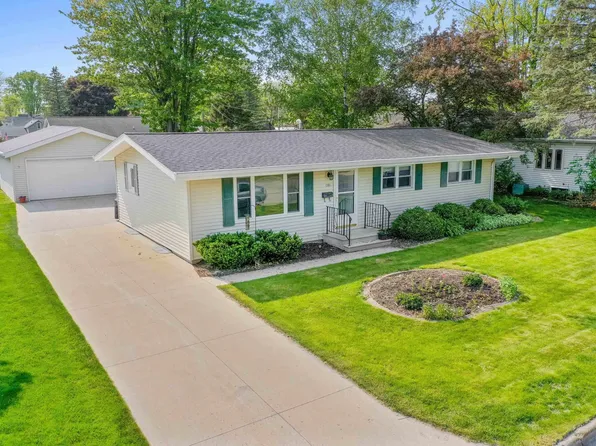 221 Apollo Ct, Brillion, WI 54110