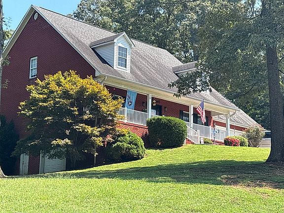 3rd image of 331 Maple Crest Cir NW