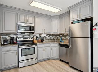 416 68th St APT 11, Guttenberg, NJ 07093