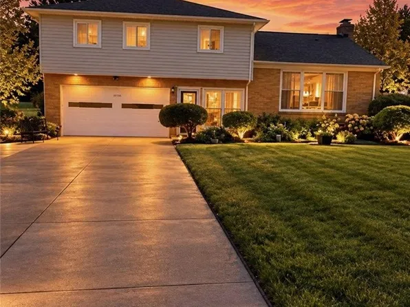34900 Bainbridge Rd, Solon, OH 44139