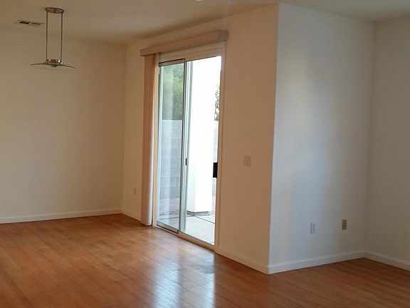 4th image of 8758 Villa Alex Ave