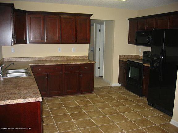 4th image of 4312 Genevieve Dr