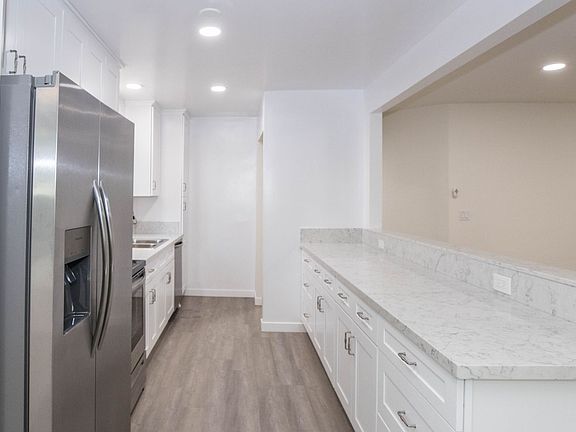 3rd image of 1836 Glendon Ave #2