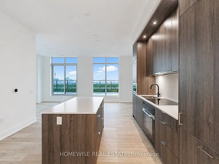 858 Dupont St #Penthouse 28 — Photo 5