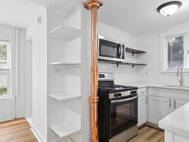 376 Montauk Hwy #A — Photo 10