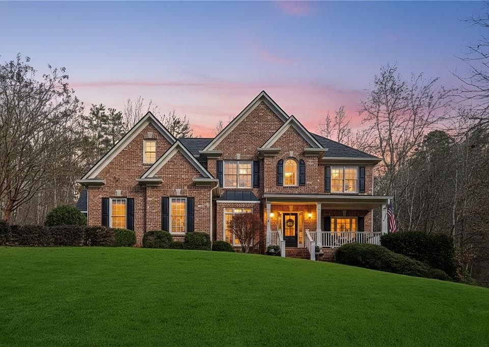 1st image of 435 Oak Forest Dr