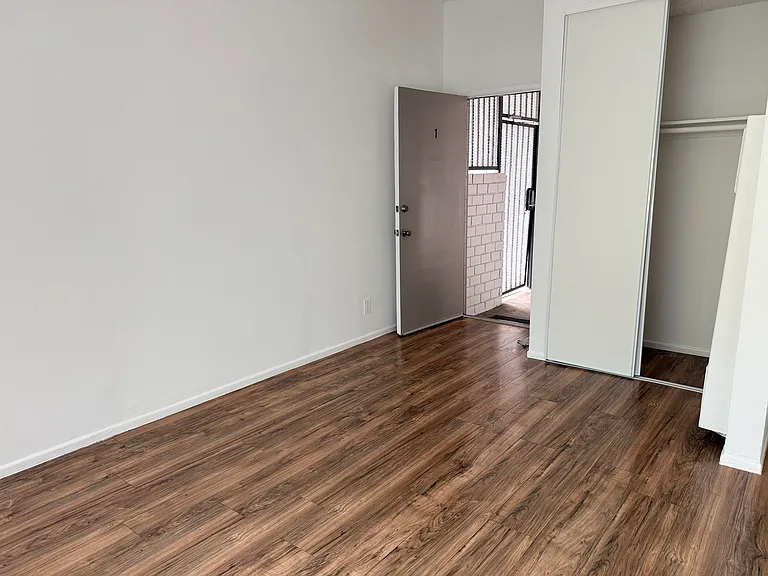 17411 Vanowen St — Photo 9