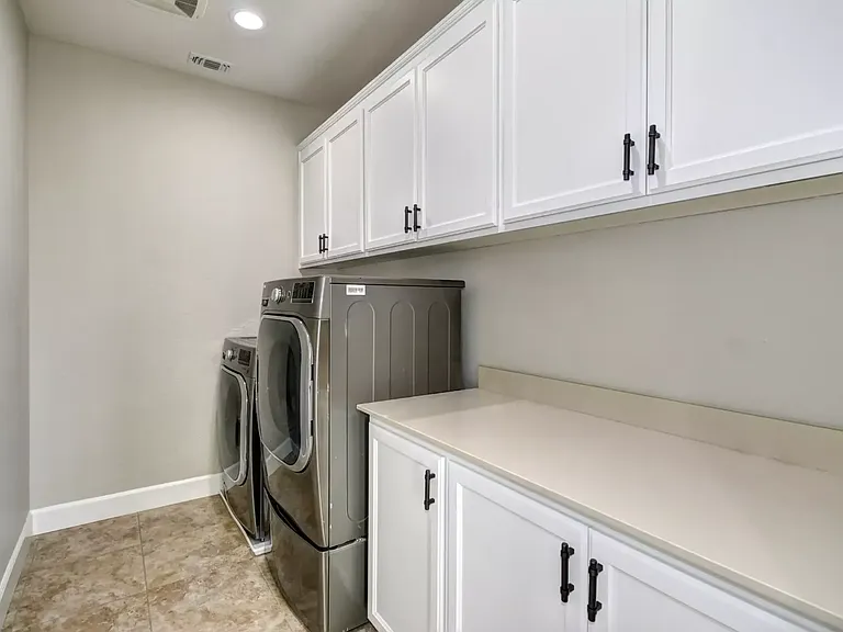 5654 Saratoga Cir — Photo 27