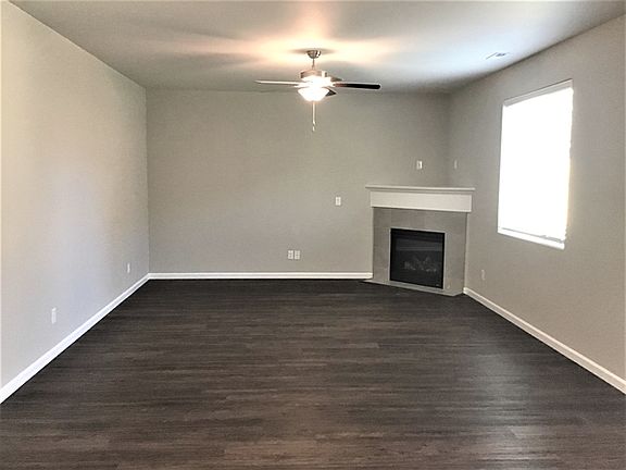 2nd image of 189 Iris Ln N