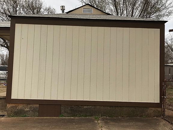 3rd image of 640 SE 27th St