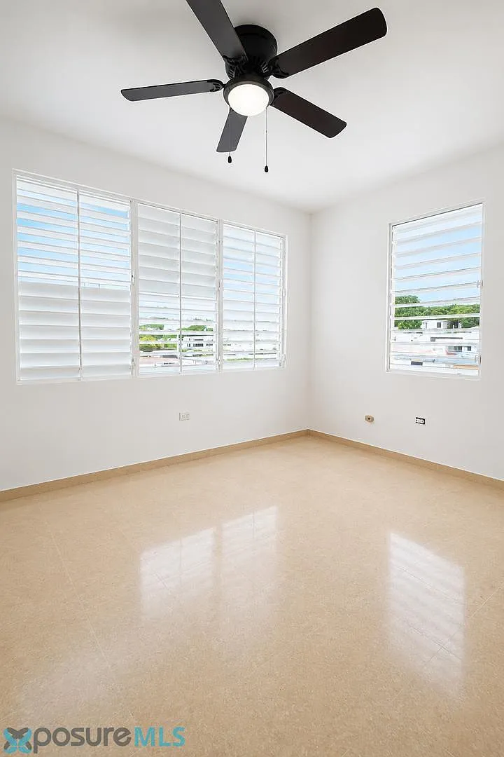 3 bed, 1.0 bath, 1205 sqft, $1,750 — Photo 2