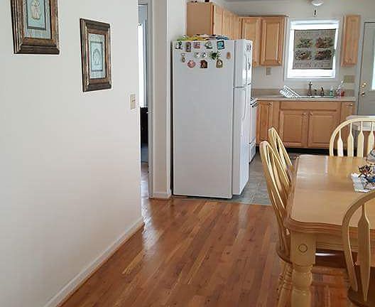 4th image of 522 Strawberry St