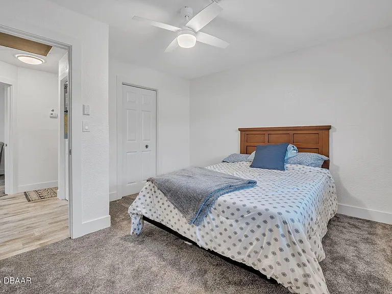450 Lambert Ave — Photo 22