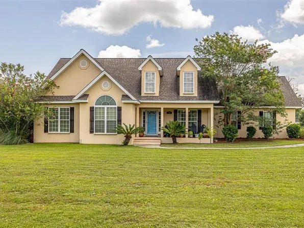 218 Water Crest Dr, Brunswick, GA 31523