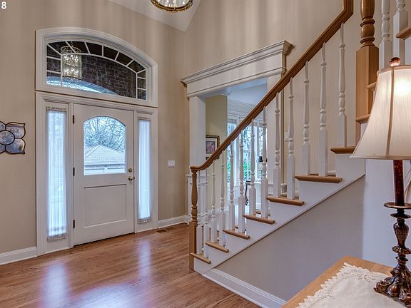 5th image of 2115 Wellington Dr