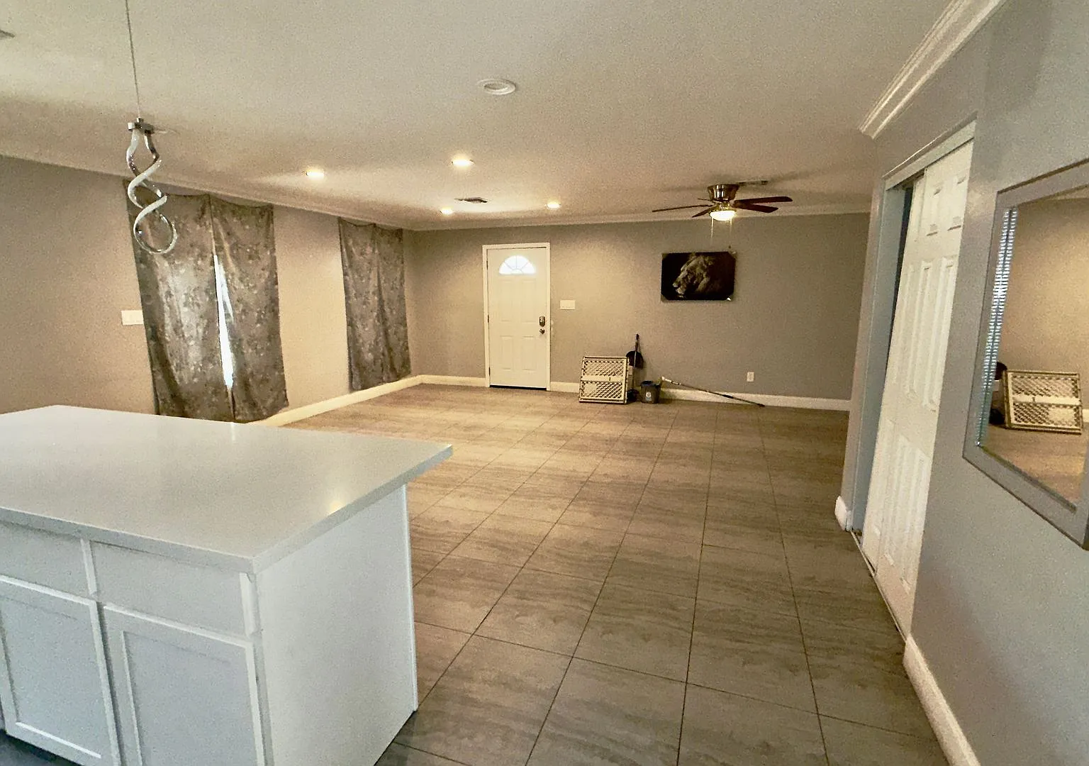 Updated 4 bedroom 2 bath single level Home! — Photo 3