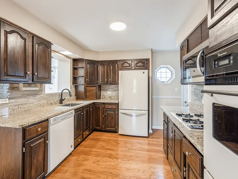 4701 Lawn Ave — Photo 7