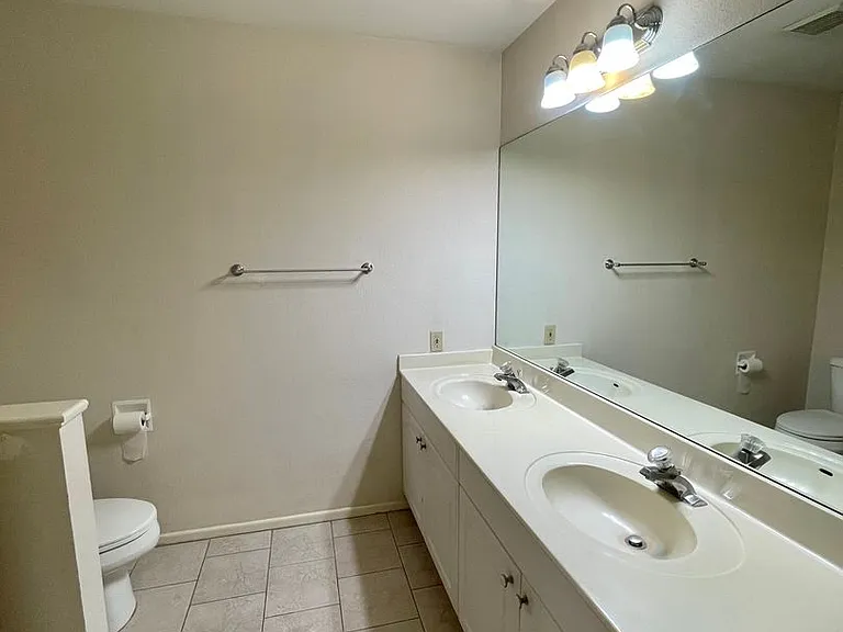 197 Southway Dr #B — Photo 9