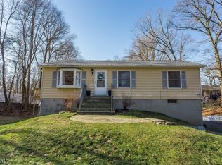 27 Longview Ln S, Hamburg, NJ 07419