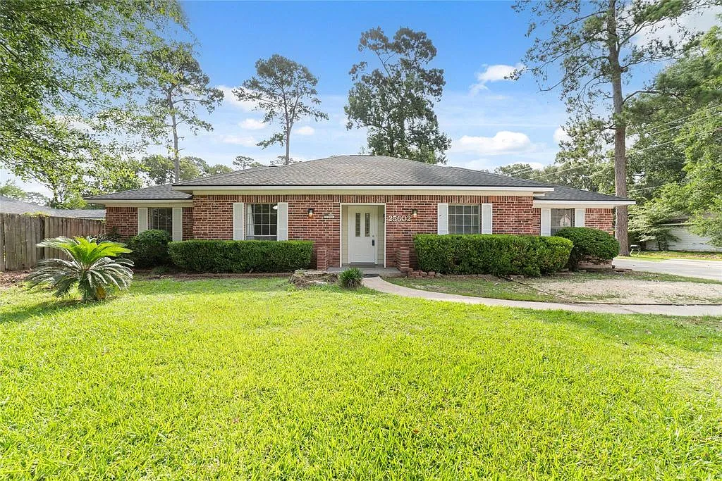4 bed, 2200 sqft, $2,400 — Photo 1