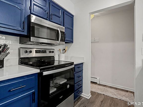 4th image of 221 Foxwood Lane #221
