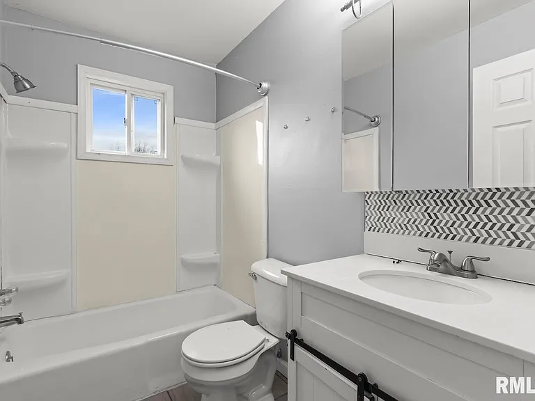 2020 W Glen Ave — Photo 14
