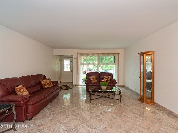 4th image of 4751 N Redwood Dr