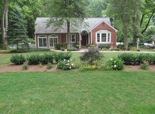 8500 Overbrook Rd, Fairfax, VA 22031