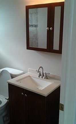 5th image of 552 Arcola St