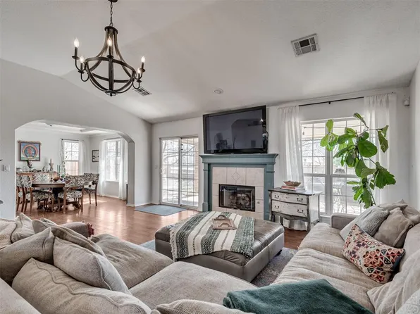 1814 Olde School Rd, Edmond, OK 73012