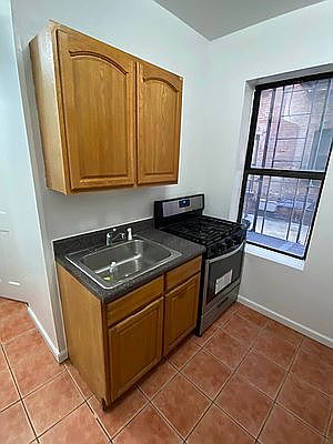 3rd image of 116 Sherman Ave APT 3
