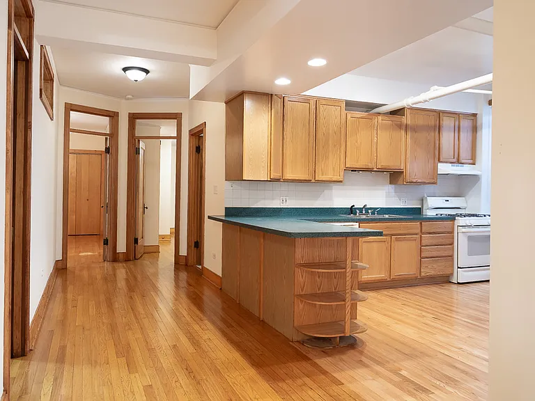 1020 W Ardmore Ave #GARDEN WEST — Photo 1
