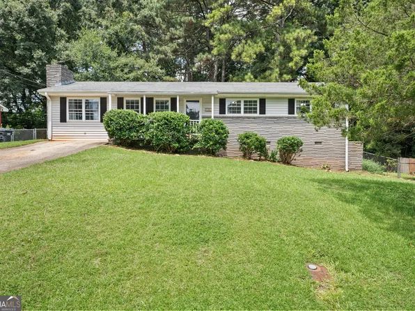 900 Carlton Dr SE, Conyers, GA 30094