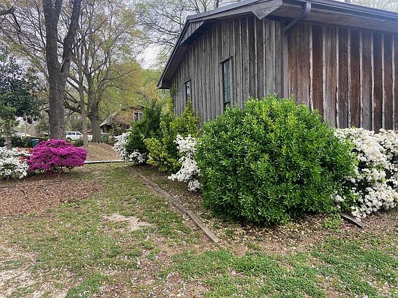 2nd image of 3115 Riverside Dr