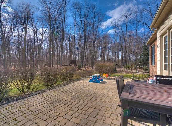 4th image of 25501 Hillsdale Dr