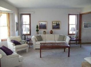 1007 Alabama Dr, Elk Grove Village, IL 60007