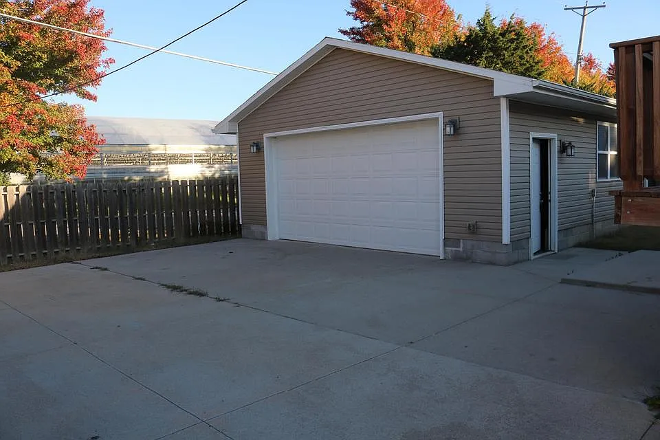 4 bed, 1625 sqft, $2,000 — Photo 4