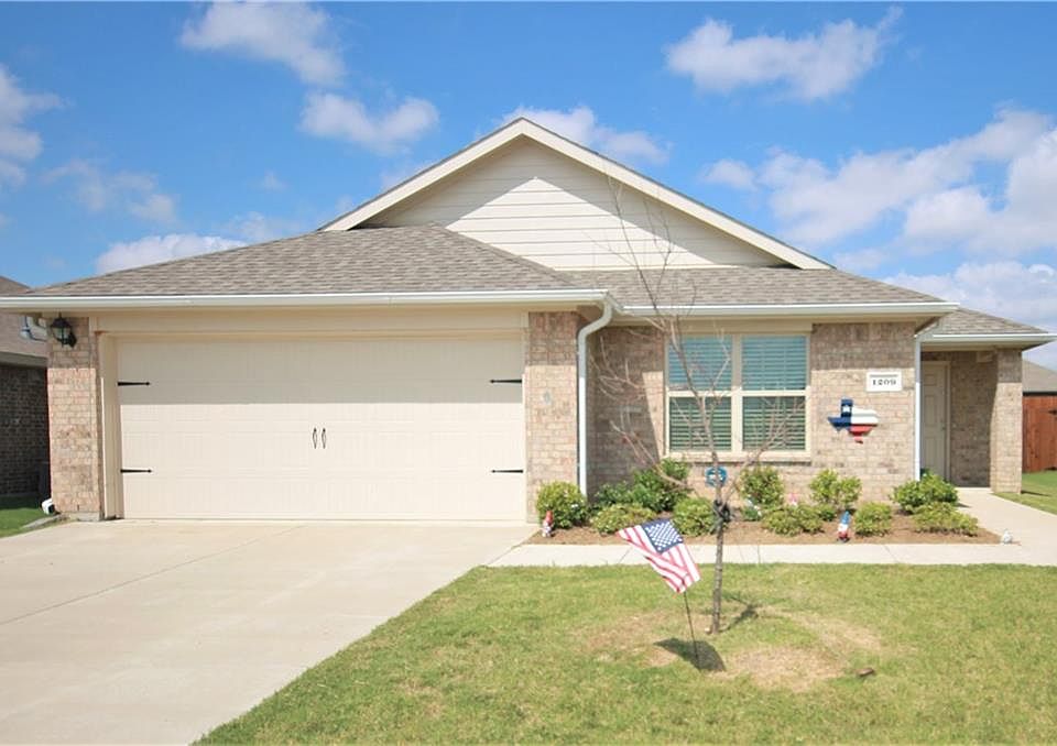 1st image of 1209 River Oak Ln