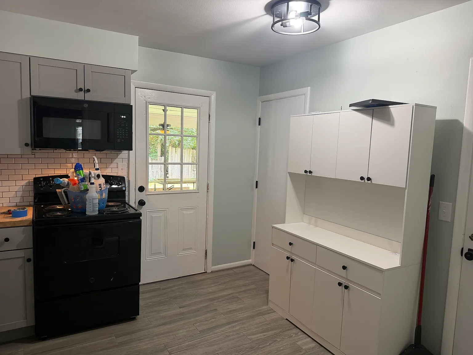 2 bed, $1,200 — Photo 1