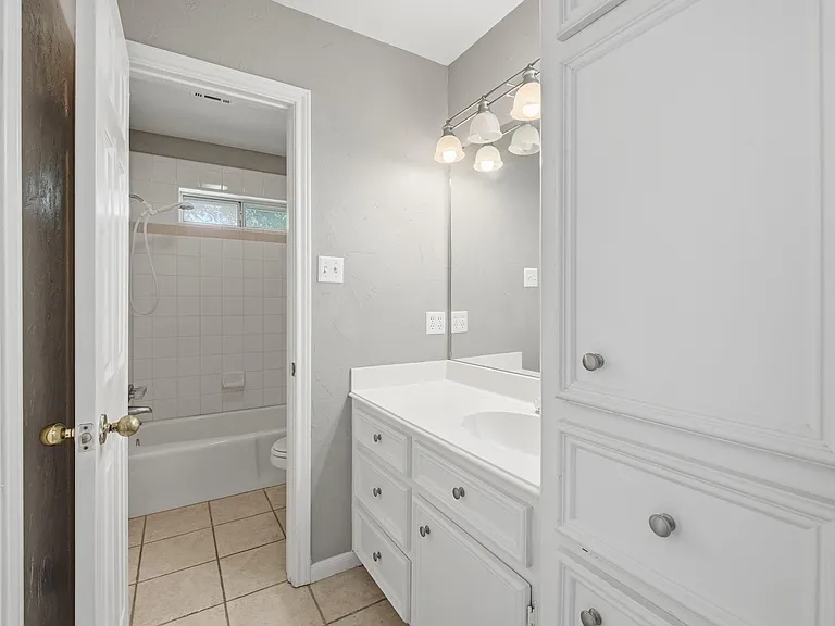 905 Winged Foot Dr — Photo 35