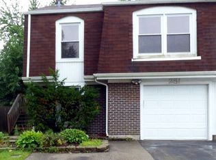 251 Juniper Ln, Bolingbrook, IL 60440