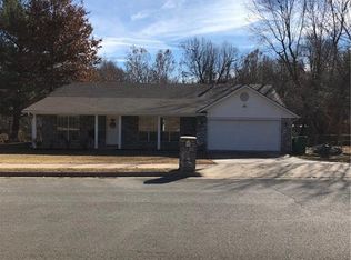 1805 Stout Dr, Springdale, AR 72762