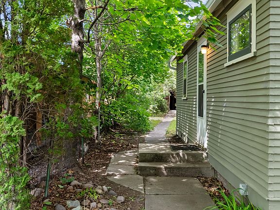2nd image of 1424 Defoe St