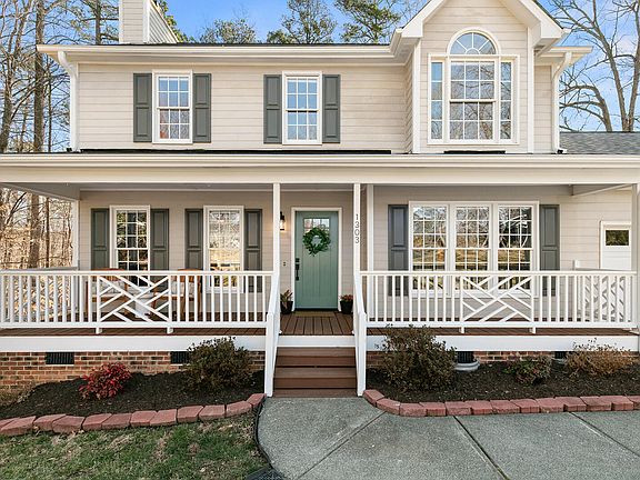 3rd image of 1303 Imperial Dr