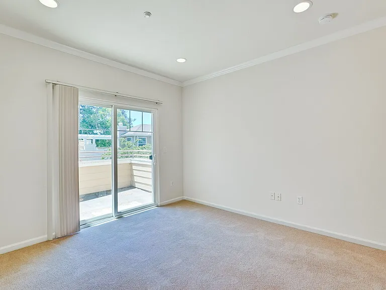 Encinal Place Apartments — Photo 27