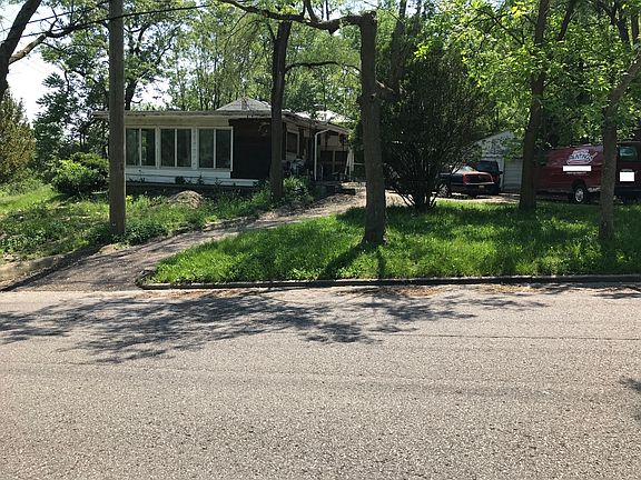 4th image of 923 Wildt St